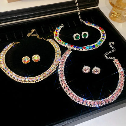 Esmeralda Royale™ — Gargantilla & Pendientes que Deslumbran