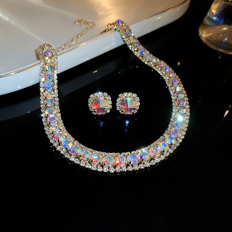 Esmeralda Royale™ — Gargantilla & Pendientes que Deslumbran