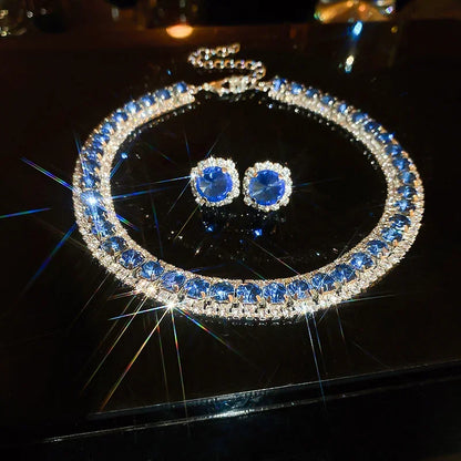 Esmeralda Royale™ — Gargantilla & Pendientes que Deslumbran